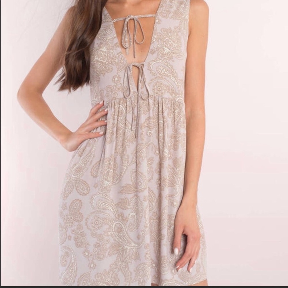 KRISTINA MAUVE MULTI PAISLEY PRINT SHIFT…